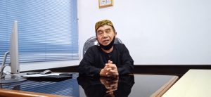 Caption Kepala DPMPT Kabupaten Garut, memberikan penjelasan terkait kondisi investasi di Kabupaten Garut,