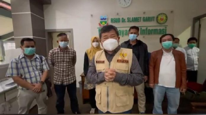 Bupati Garut selaku Ketua Tim Satgas Covid-19 Kabupaten Garut, Rudy Gunawan, melakukan kunjungan kerja ke Rumah Sakit Umum Daerah (RSUD) dr. Slamet Garut, Sabtu (9/1/2021).