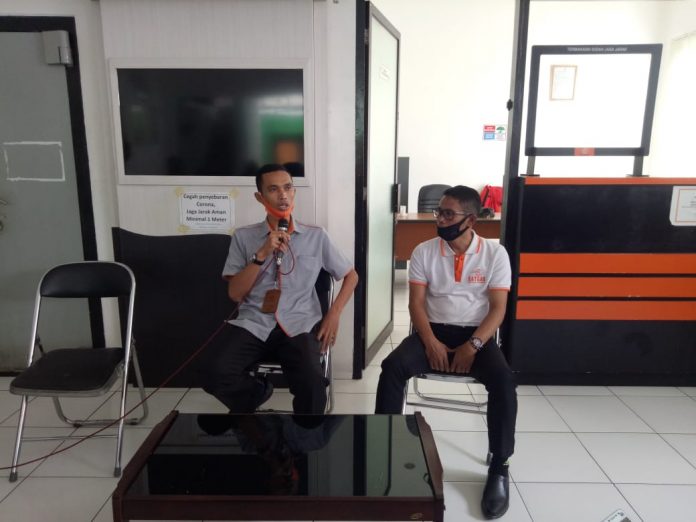 Kepala Kantor Pos Garut Gelar Konfeensi Pers,Kami Siap Salurkan Bantuan Kemensos RI