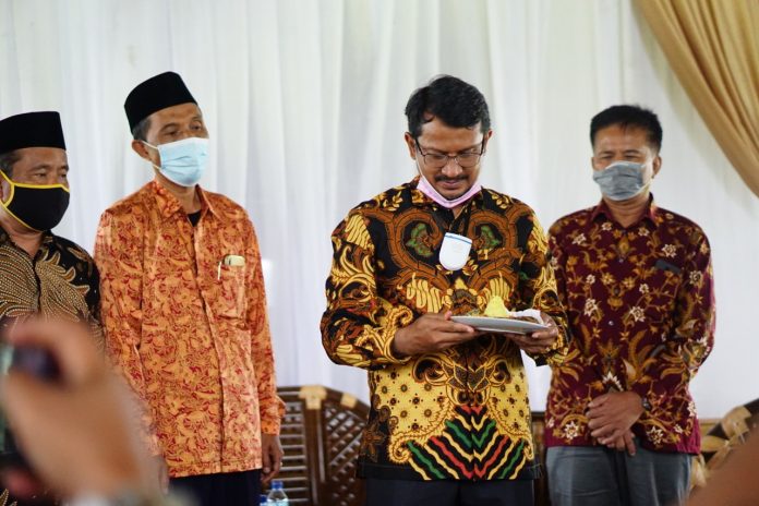 Wabub Garut Helmi Budiman Kunjungi Bamboo Creative Centre Kecamatan Selaawi
