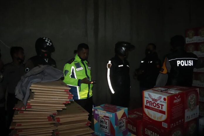 Kapolres Garut Polda Jabar Pimpin Langsung Penggerebekan Gudang Miras