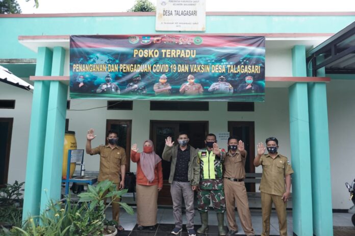 Babinsa Koramil 1116/Cikajang Bersinergi Dengan Pemdes Talagasari, Sosialisasikan Prokes