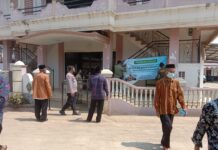 Kapolsek Cikaum Berikan Himbauan Kepada Warga Masyarakat Cikaum Tentang Pengalihan Shalat Idul Adha Dirumah