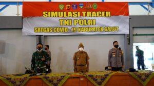 Satgas Covid-19 Kabupaten Garut menggelar Sosialisasi dan Simulasi Tracer Covid-19 Dengan Aplikasi Silacak yang dilaksanakan di Gedung Sarana Olahraga (SOR) Ciateul, Kecamatan Tarogong Kidul, Kabupaten Garut, Senin (2/8/2021).