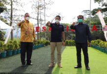 Sandiaga Uno Kunjungi Desa Wisata Cangkuang di Kabupaten Garut