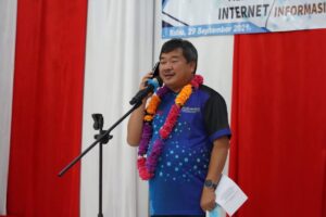 Bupati Garut, Rudy Gunawan, memberikan sambutan dalam acara pencanangan program Garment dan Gacor di Desa Indralayang, Kecamatan Caringin, Kabupaten Garut, Rabu (29/9/2021)