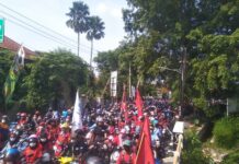 Buruh di Kab.Subang Tuntut Bupati H.Ruhimat Merekomdasi kenaikan UMK 2022