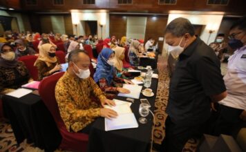 138 Kepala Sekolah Dasar Ikut Menulis Al-Qur’an Dalam Program Gelisan