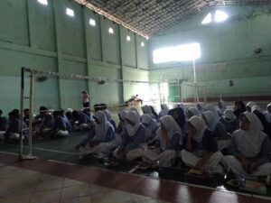 DPPKBPPPA Kabupaten Garut Gelar Sosialisasi Perlindungan Khusus Anak di kalangan siswa-siswi SMPN 2 Tarogong Kidul
