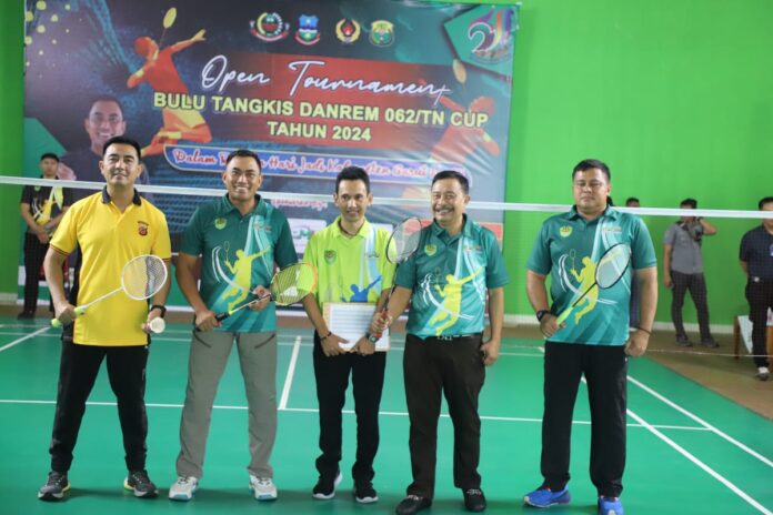 IMG-20240301-WA0082 Open Tournament Bulu Tangkis Danrem 062/TNI Cup Tahun 2024"Dari Korem 062 Tarumanegara untuk Prestasi Kabupaten Garut Lebih Maju".