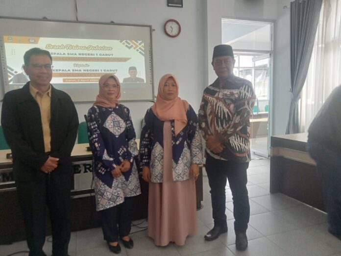 Kepala Sekolah SMAN 1 Garut Purna Tugas"Diserahterimakan kepada Plt, Yani Sundani, S.Pd