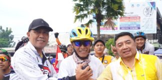Perjalanan Religi Asep Akung ,”Tour Asia Finish Mekkah”. Berangkat dari Pendopo di Lepas Bupati