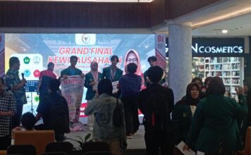 Mahasiswa Beradu Inovasi dalam Grand Final Kewirausahaan di D’Botanica Mall Bandung