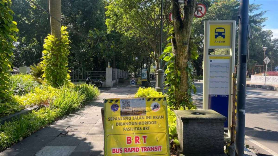 Pembangunan Halte BRT di Tengah Jalan Picu Keluhan Warga, Pemkot Bandung Soroti Keselamatan